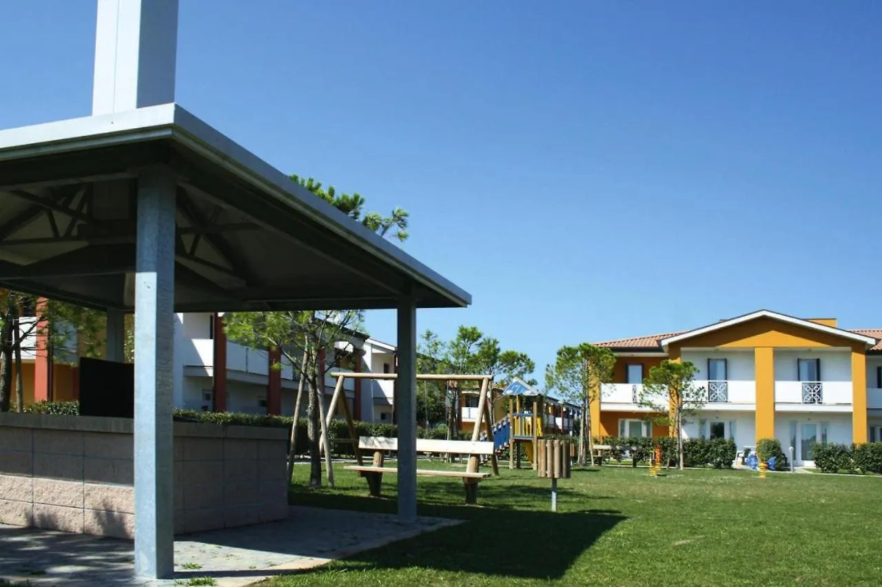 Apartment In Villaggio Ai Pini In Lido Altanea 卡奥莱