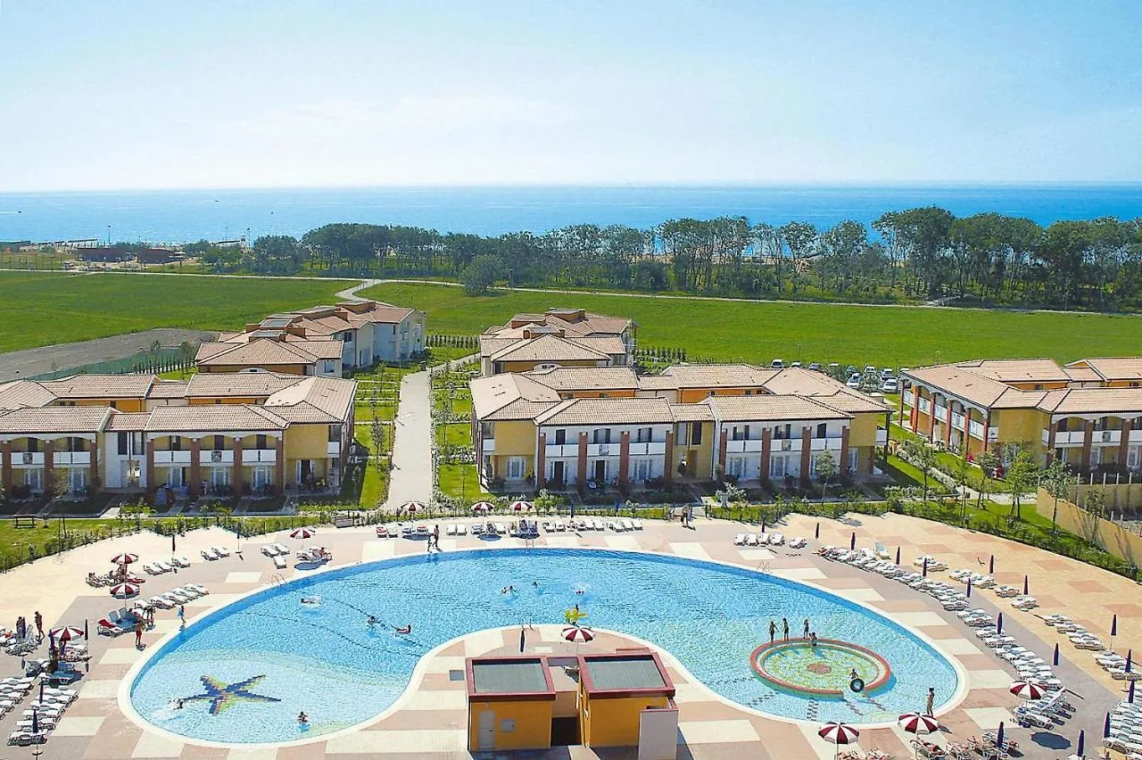 Apartment In Villaggio Ai Pini In Lido Altanea contacts